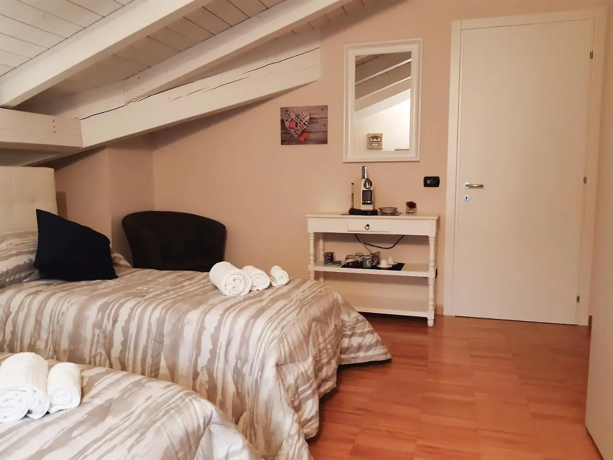 Villa Cherie Caronno Pertusella 0*,  Italia
