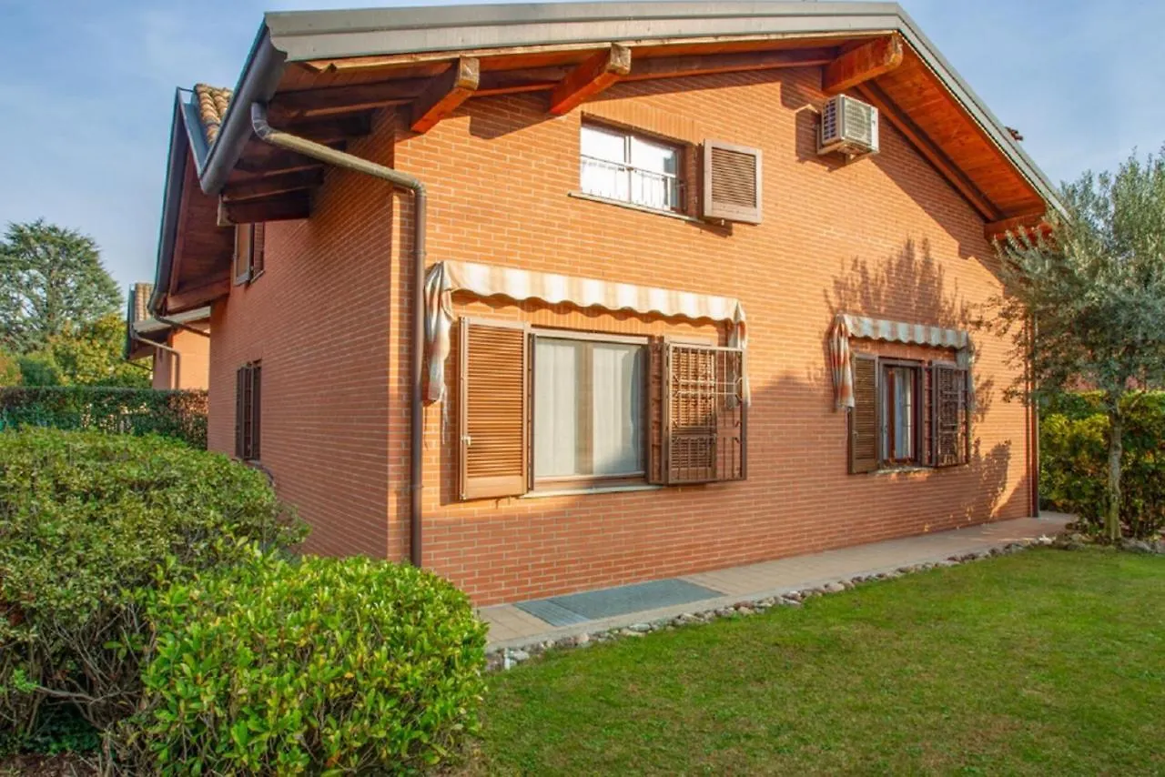 Villa Cherie Caronno Pertusella Panzió
